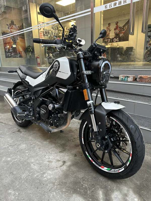 二手贝纳利幼狮 Leoncino 250