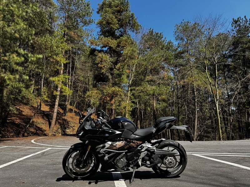 二手贝纳利龙卷风 Tornado 402R