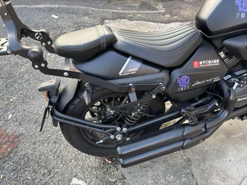 二手贝纳利哈伦252