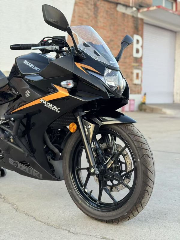 二手豪爵铃木GSX250R