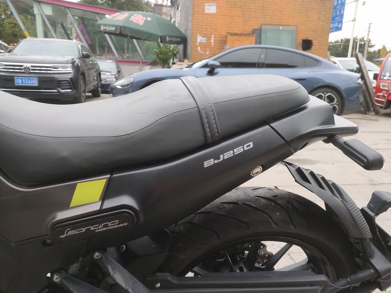 二手贝纳利幼狮 Leoncino 250