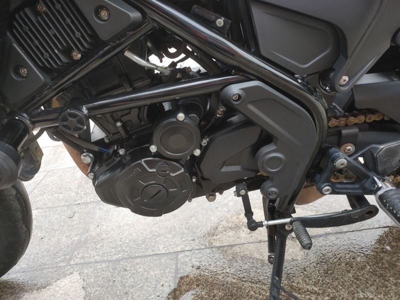 二手贝纳利幼狮 Leoncino 250