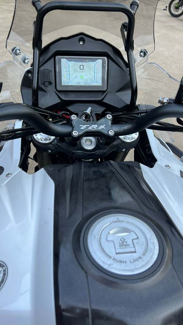 二手贝纳利金鹏 TRK502