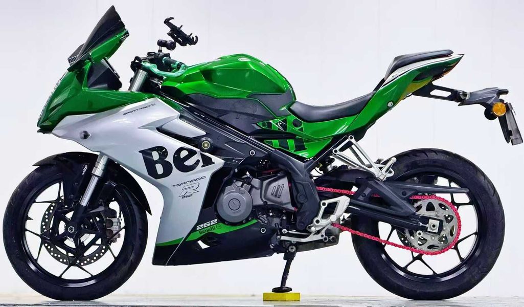 二手贝纳利龙卷风 Tornado 252R