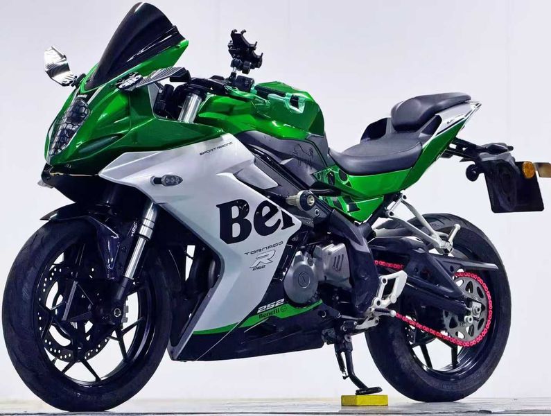 二手贝纳利龙卷风 Tornado 252R