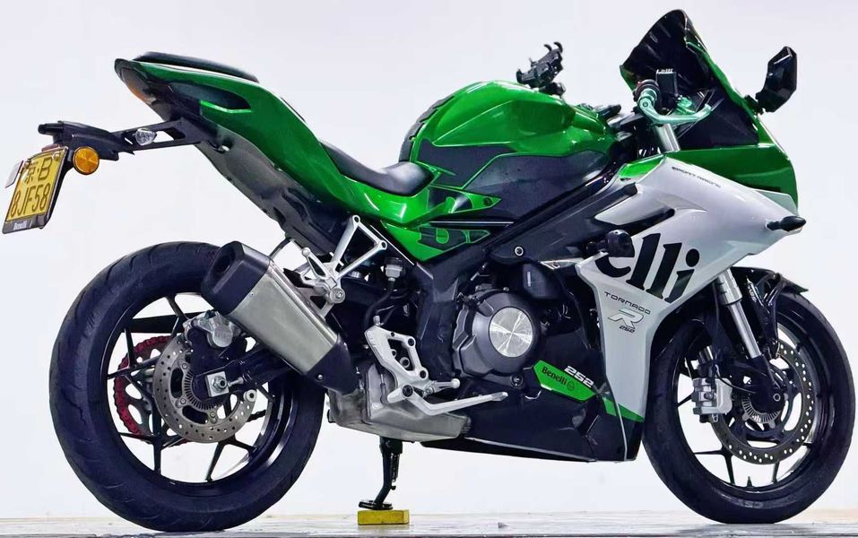 二手贝纳利龙卷风 Tornado 252R