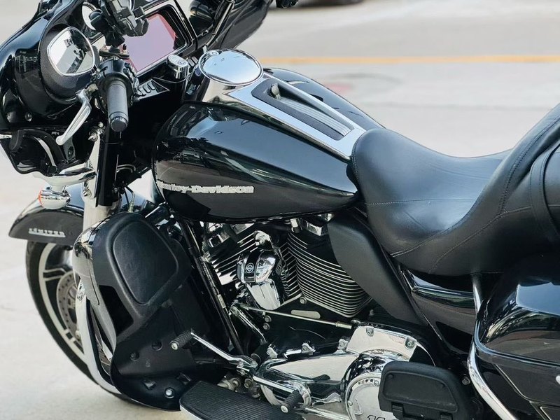 二手哈雷戴维森旗舰滑翔  Limited