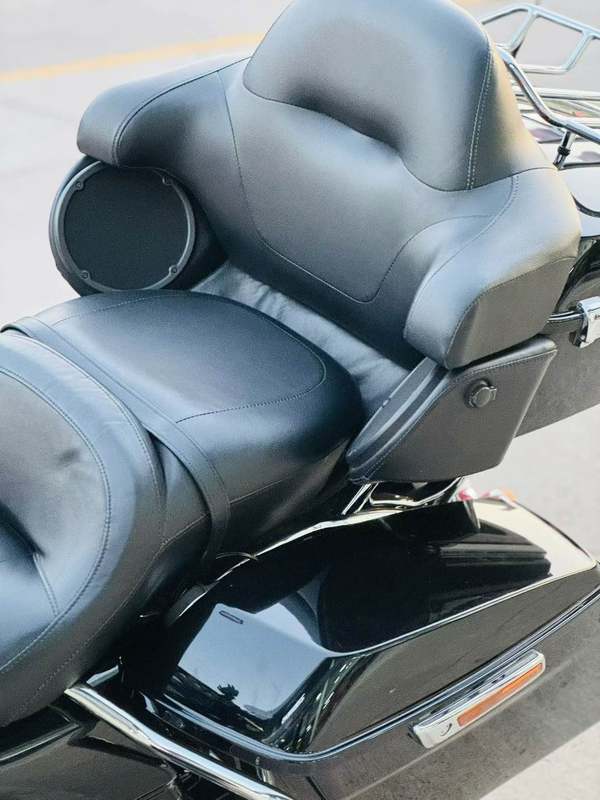 二手哈雷戴维森旗舰滑翔  Limited