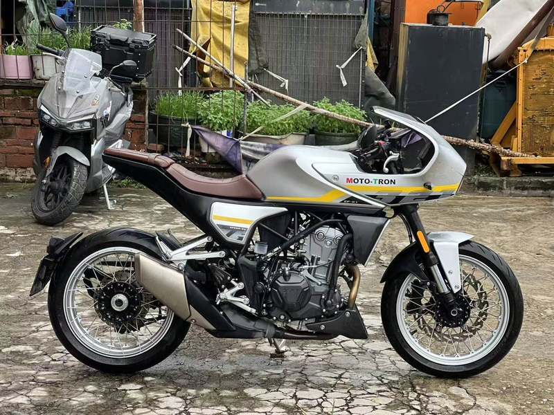 二手凯越321F-Cafe