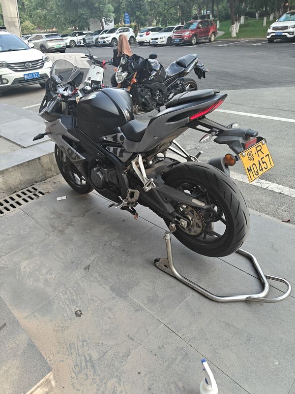 二手贝纳利龙卷风 Tornado 252R