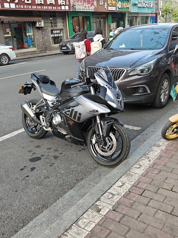 二手贝纳利龙卷风 Tornado 252R