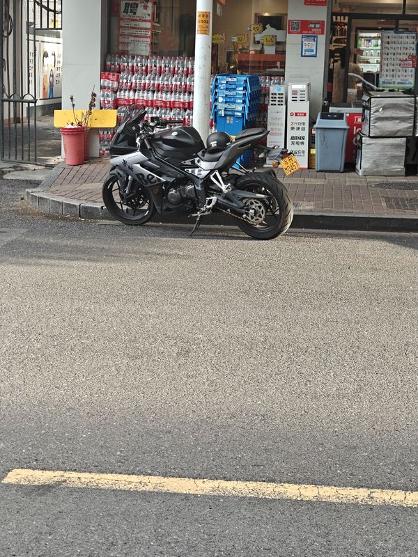 二手贝纳利龙卷风 Tornado 252R