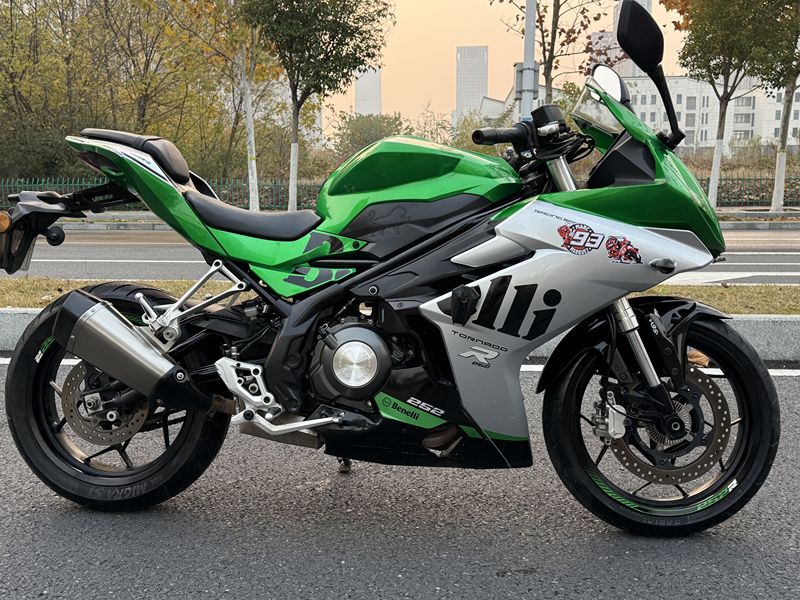 二手贝纳利龙卷风 Tornado 252R