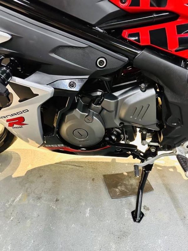 二手贝纳利龙卷风 Tornado 252R