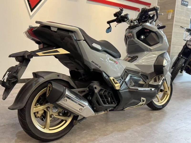 二手三阳哈士奇 Husky ADV150