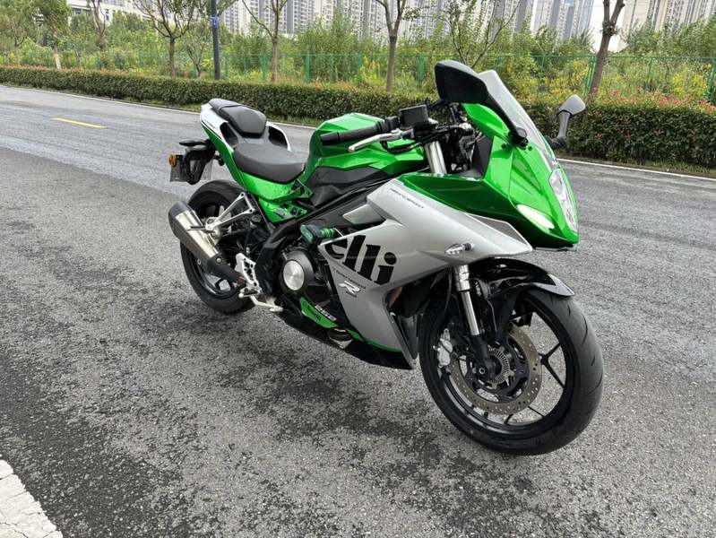 二手贝纳利龙卷风 Tornado 252R