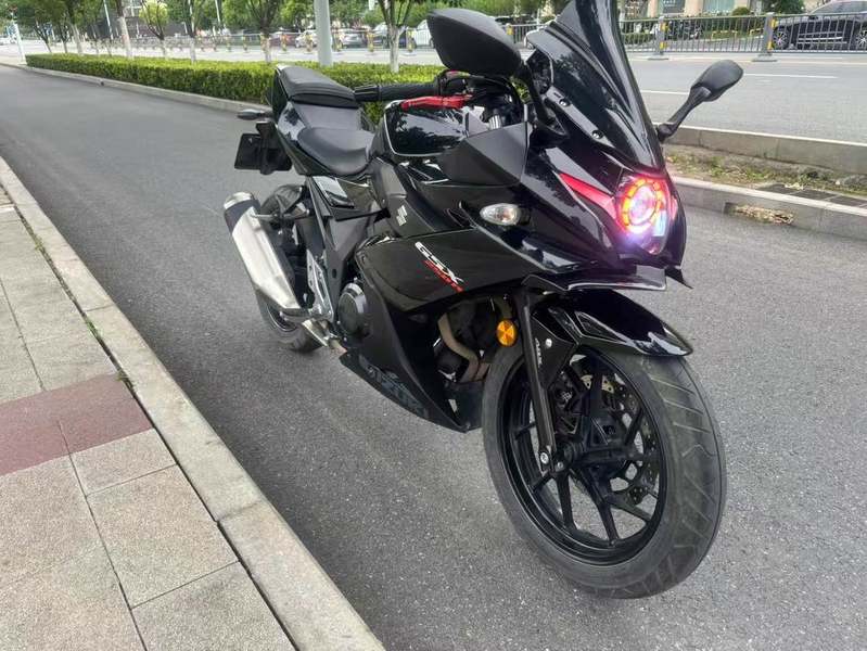 二手豪爵铃木GSX250R