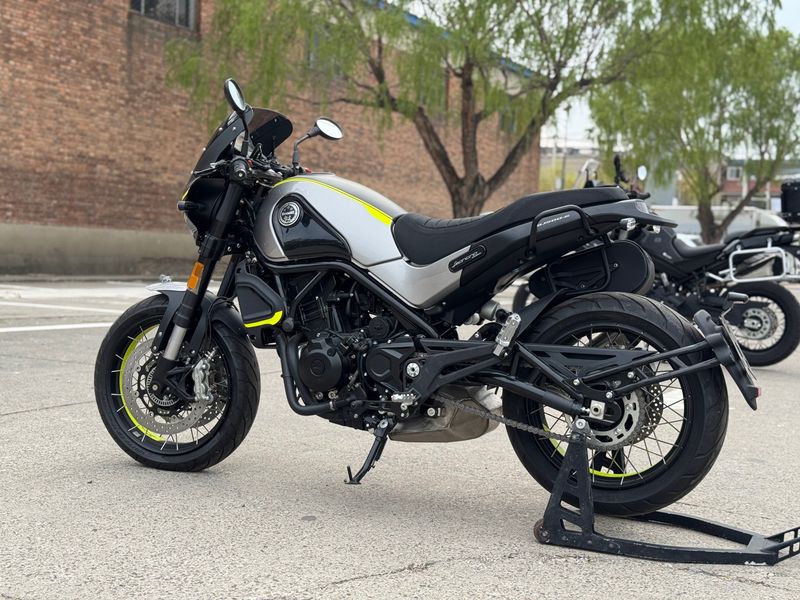 二手贝纳利幼狮 Leoncino 500