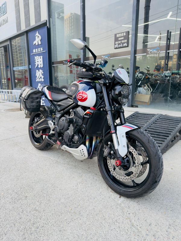 二手凯旋Trident 660