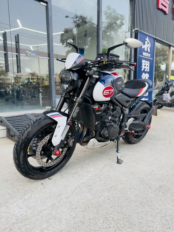 二手凯旋Trident 660