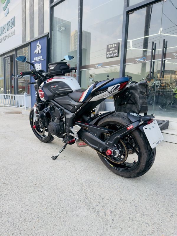 二手凯旋Trident 660