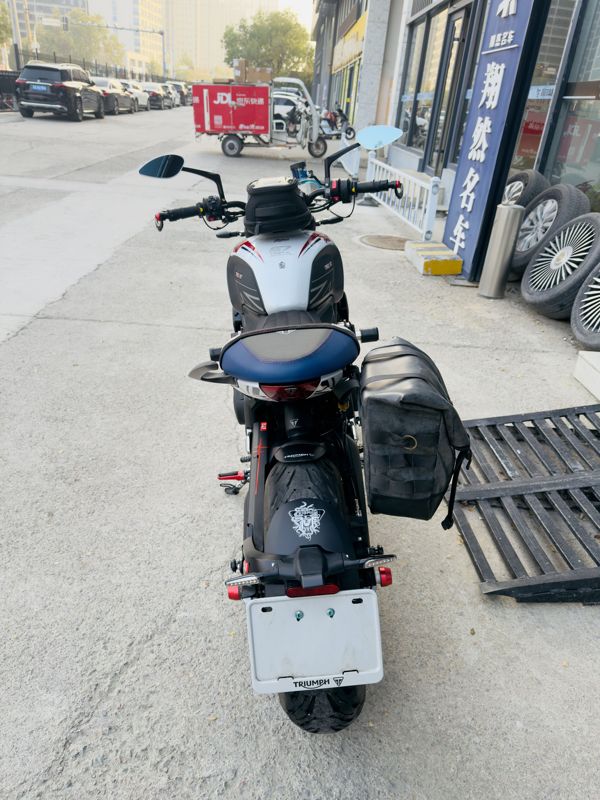 二手凯旋Trident 660