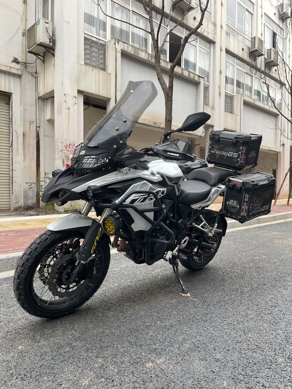 二手贝纳利金鹏 TRK502