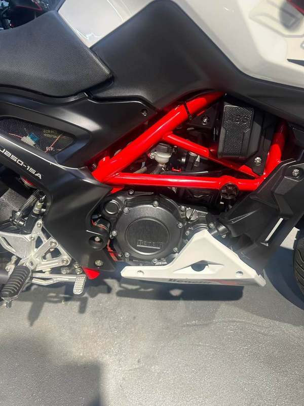 二手贝纳利小黄龙 TNT25