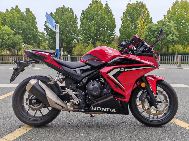 二手本田CBR400R