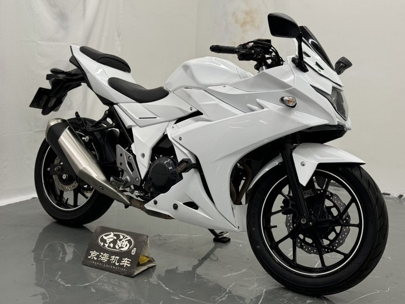 二手豪爵铃木GSX250R