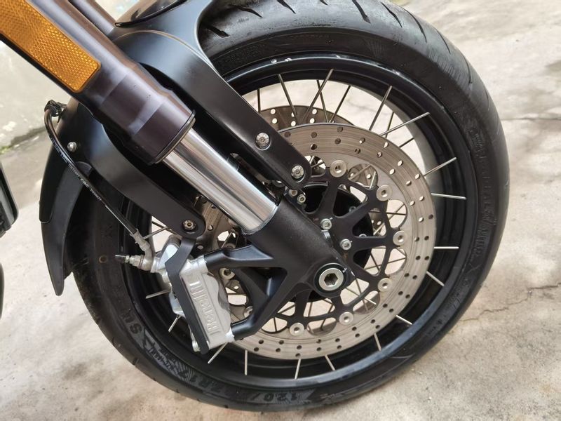 二手贝纳利幼狮 Leoncino 500