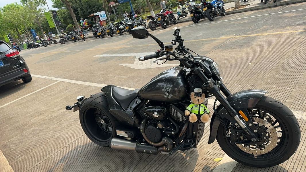 二手香帅金刚狼800S