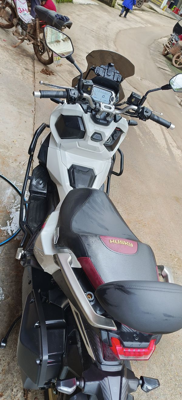 二手三阳哈士奇 Husky ADV150