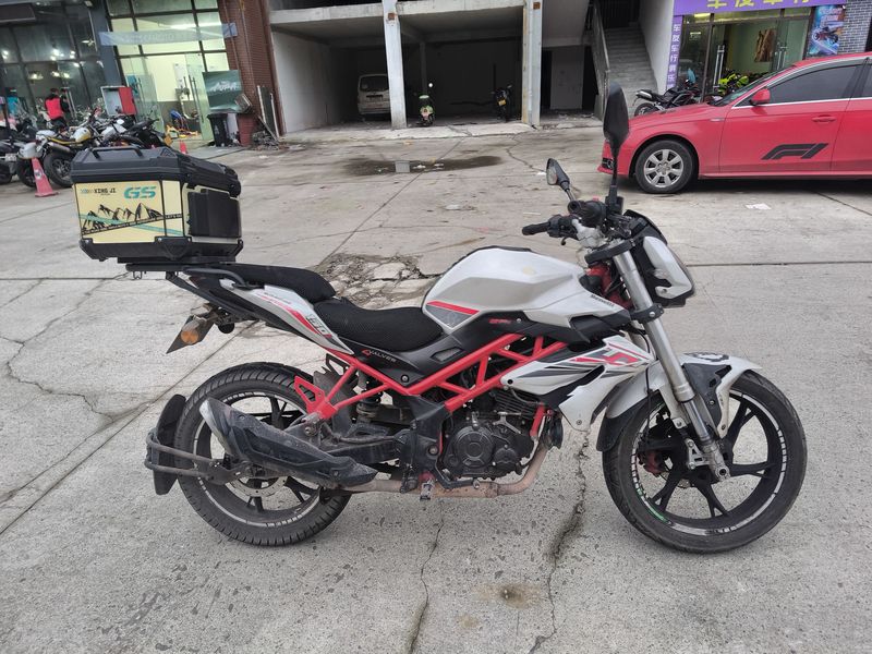 二手贝纳利红宝龙 TNT150i