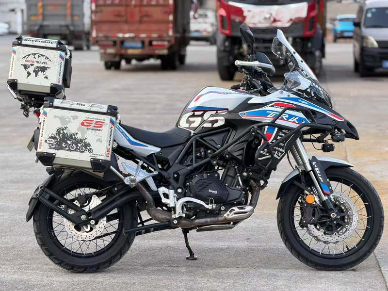 二手贝纳利金鹏 TRK502