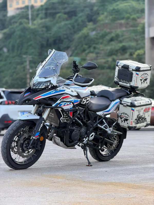 二手贝纳利金鹏 TRK502