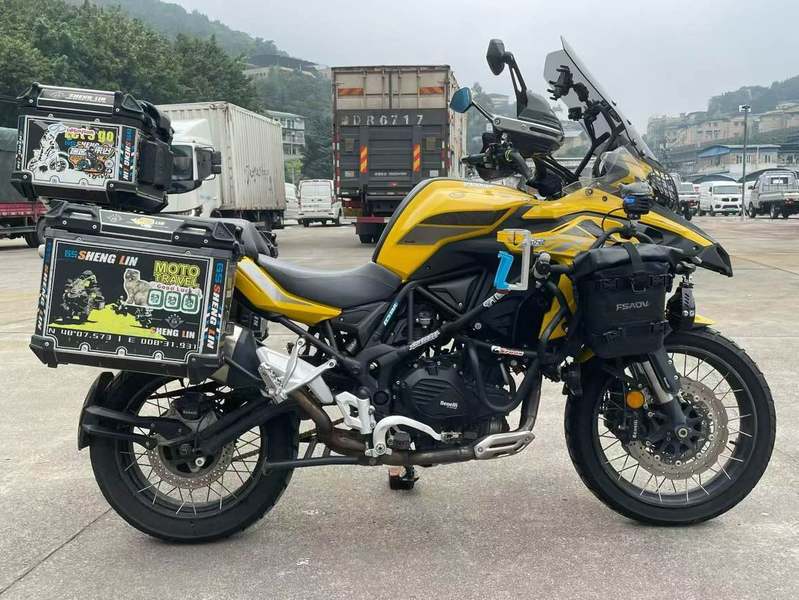 二手贝纳利金鹏 TRK502