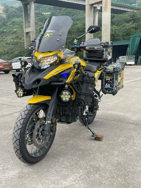 二手贝纳利金鹏 TRK502