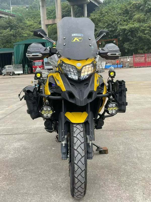 二手贝纳利金鹏 TRK502