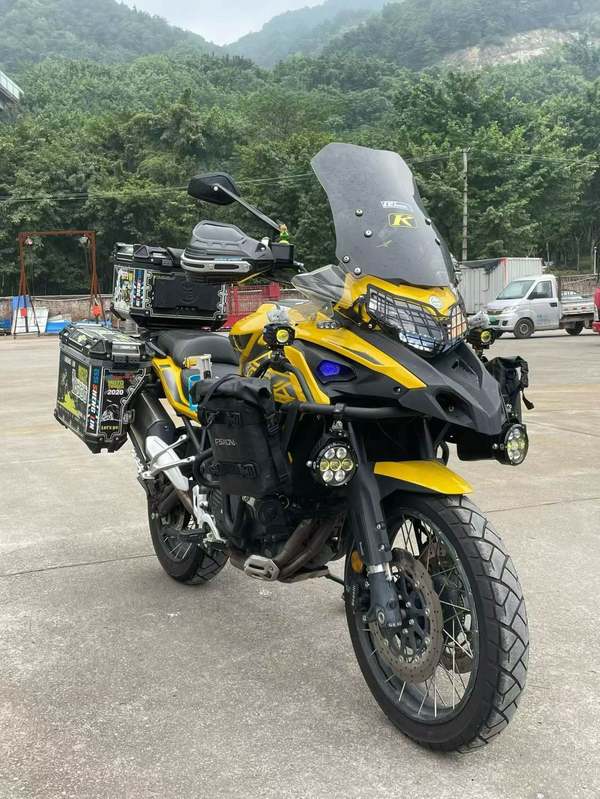 二手贝纳利金鹏 TRK502