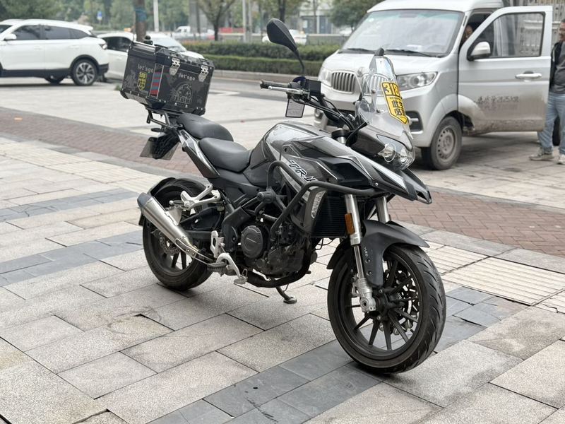 二手贝纳利金鹏 TRK251