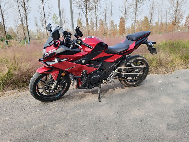 二手豪爵铃木GSX250R