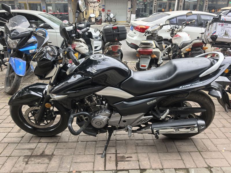 二手豪爵铃木骊驰 GW250