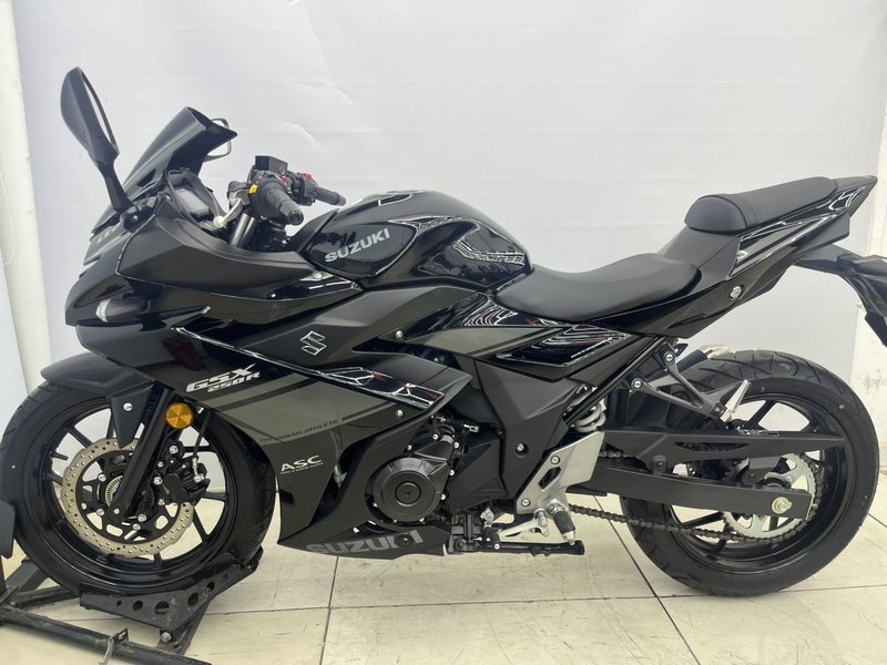 二手豪爵铃木GSX250R