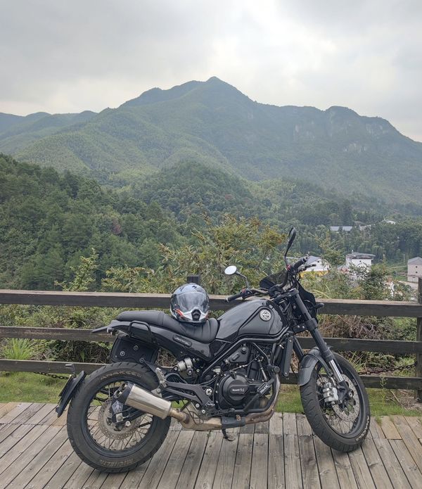 二手贝纳利幼狮 Leoncino 500