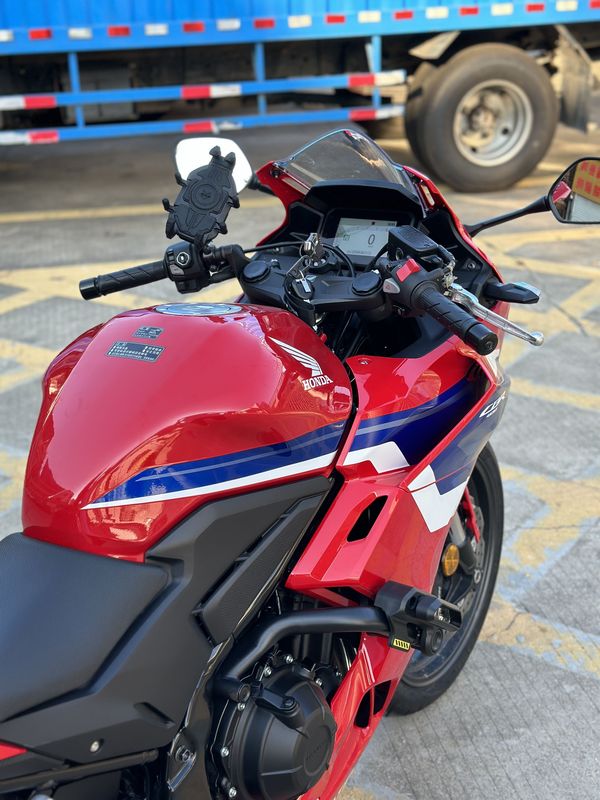 二手本田CBR400R