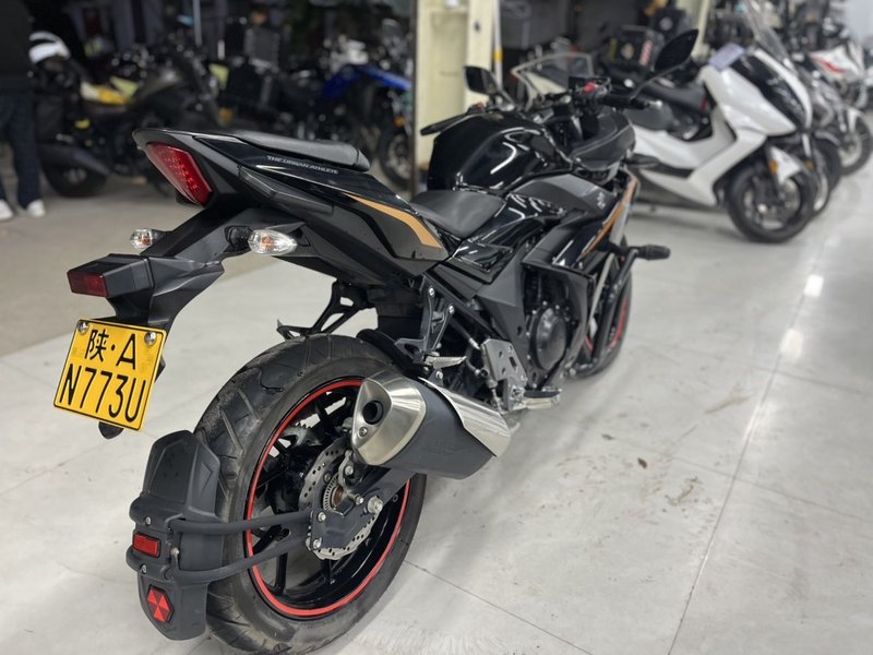 二手豪爵铃木GSX250R