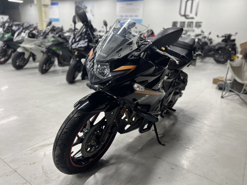 二手豪爵铃木GSX250R