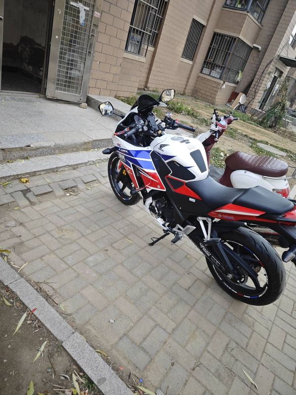 二手新大洲本田CBR300R