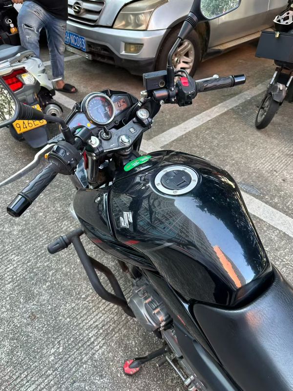 二手豪爵铃木骊驰 GW250